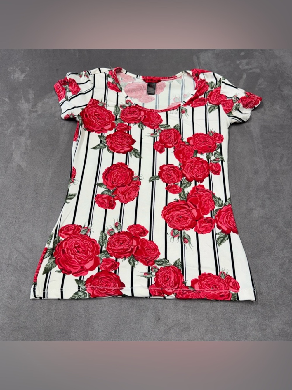 Hot Kiss White Scoop Neck Top Red Rose Black Stripe Print short sleeve womens M